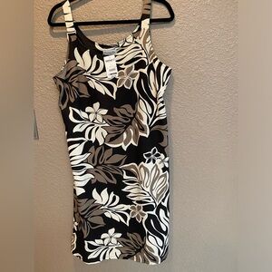 Bishop St.  Black, white, tan.  Hawaiian print.  Short sleeve floral dress. NWT.